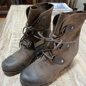 NWT Sorel Joan of Arctic Waterproof Mid Wedge Boots